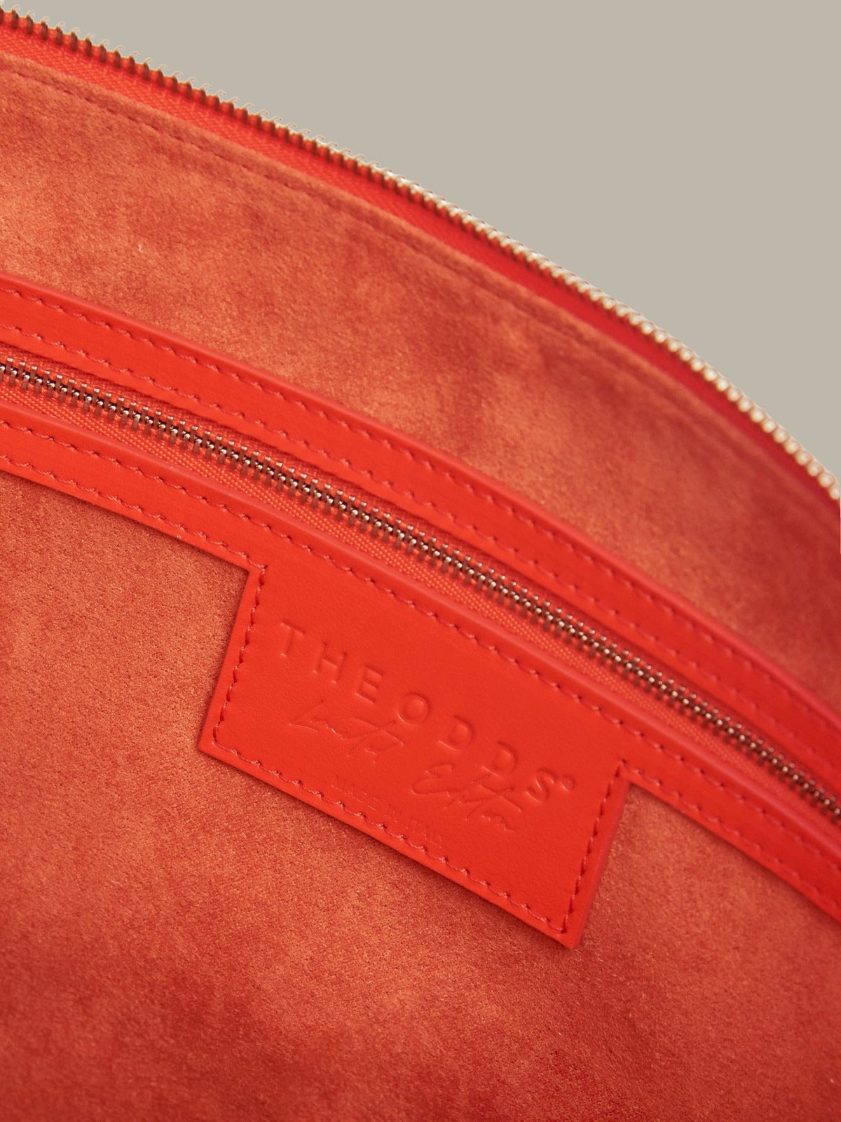 Unlmtd Odds Universal Pouch Size L Odd Orange/ LMTD edition