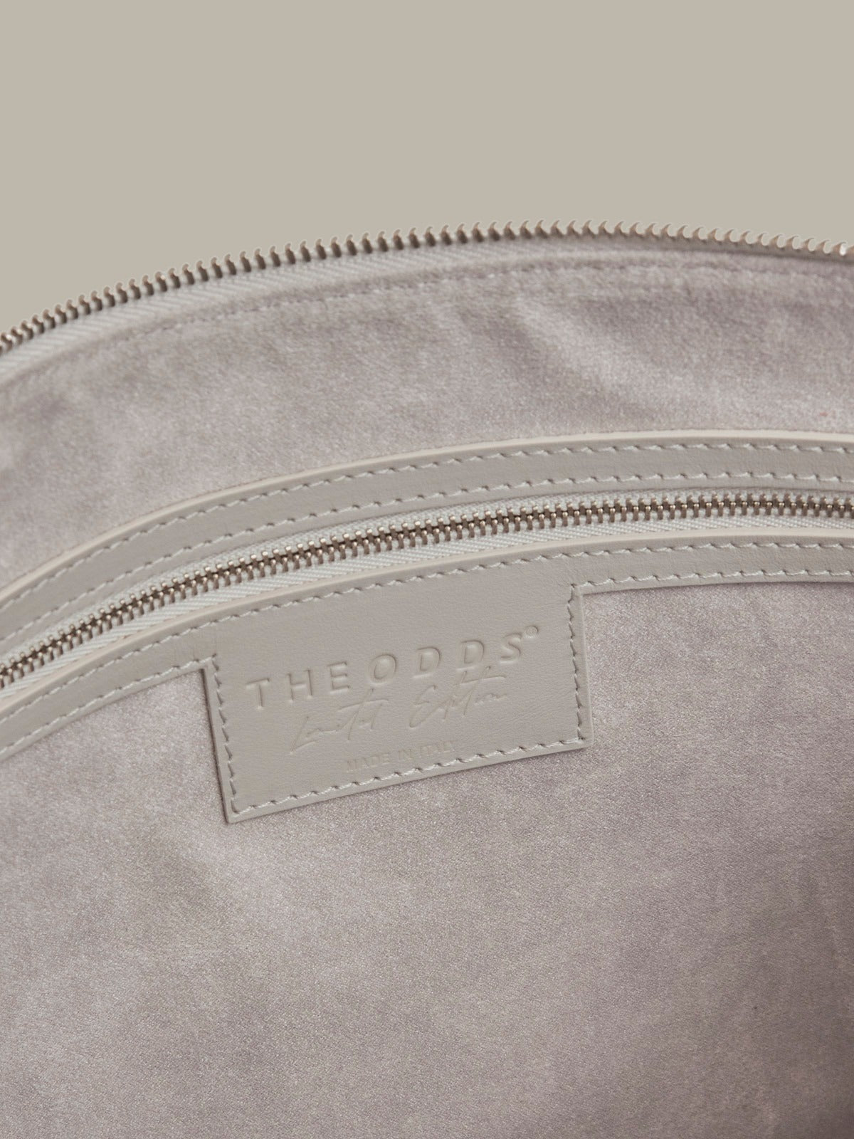 Unlmtd Odds Universal Pouch Size L Marble White-Grey/ LMTD edition